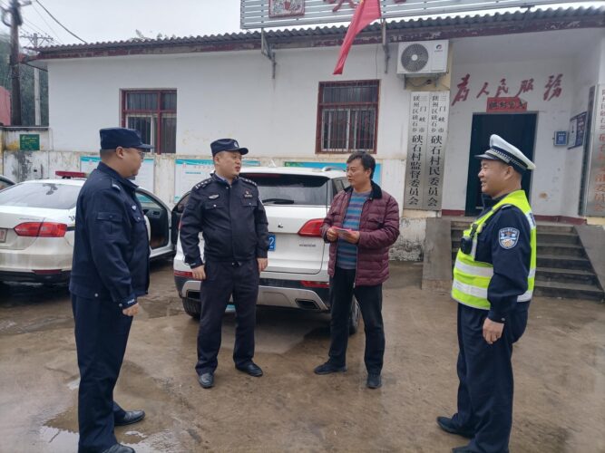 开展农村交通安全宣传，陕州公安送出的这份“平安”请您查收